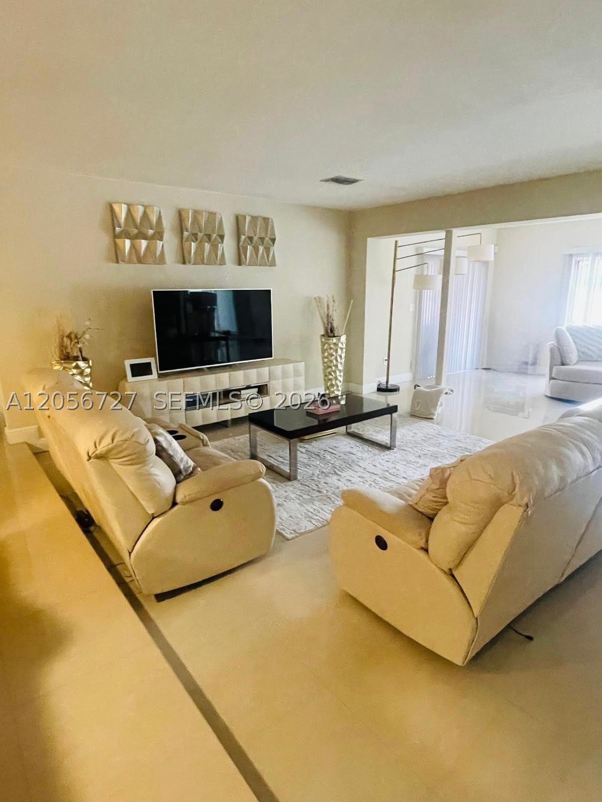 6790 SW 10th Ct – photo 4