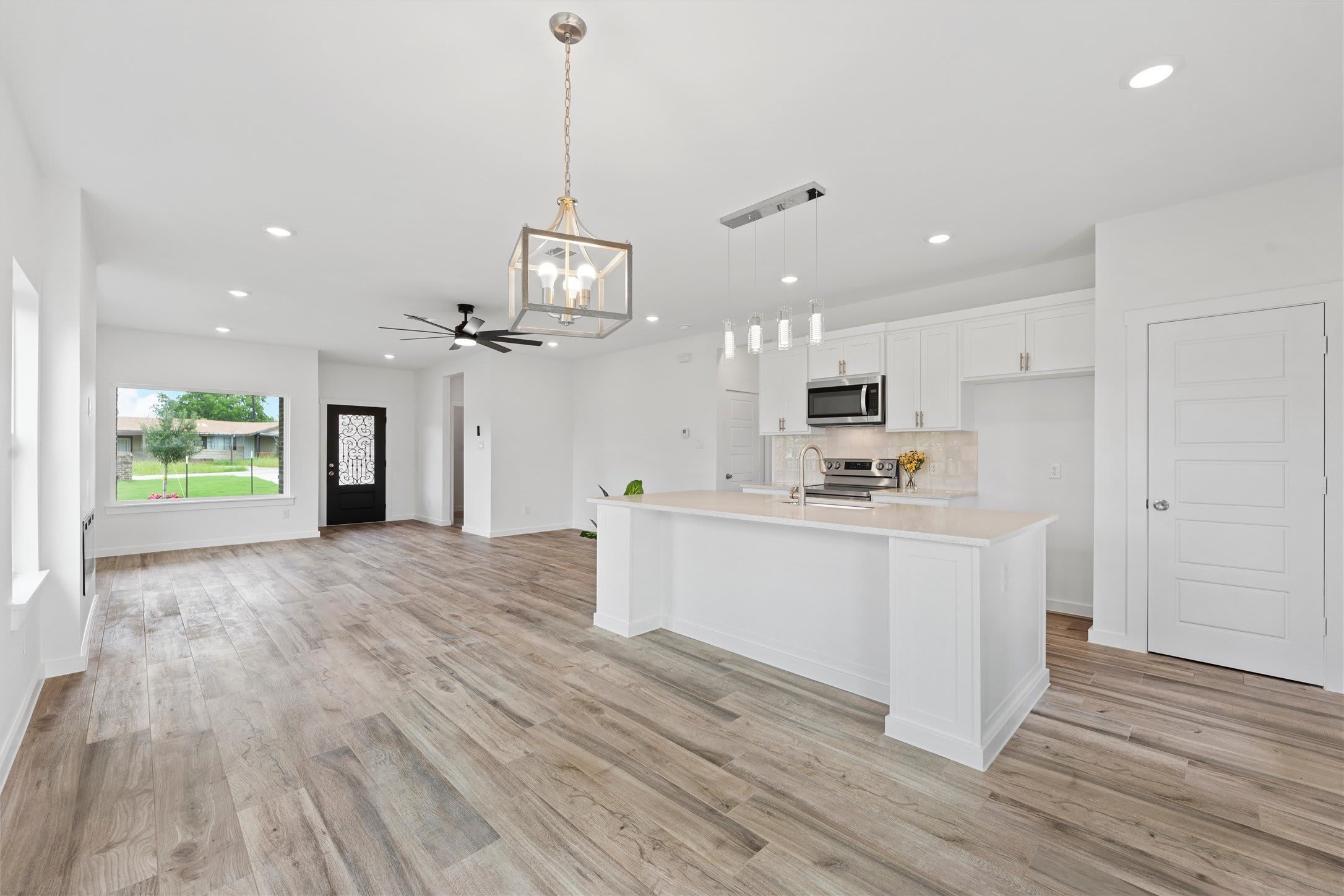 400 Luke Street – photo 3