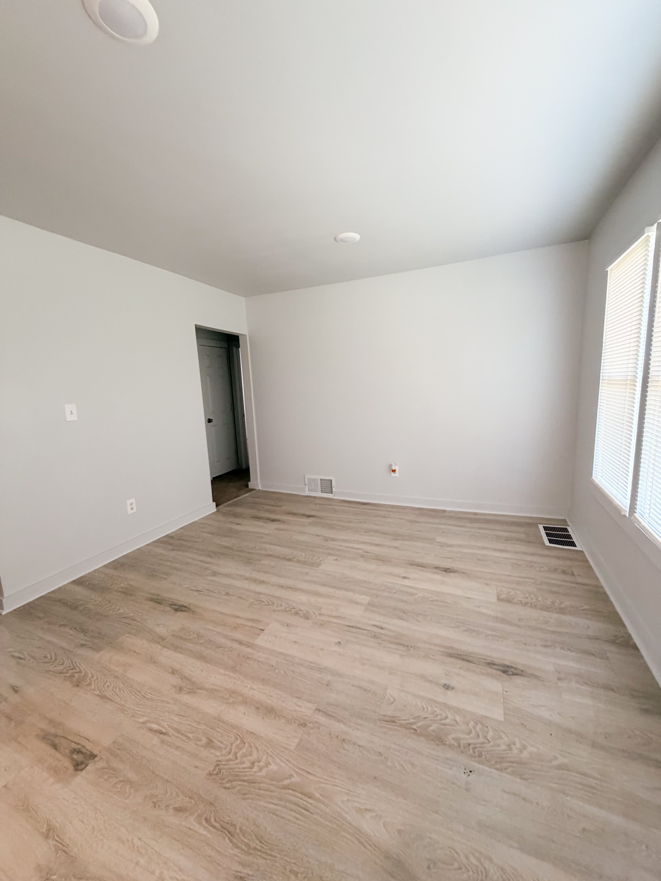 13395 Maiden Street – photo 4
