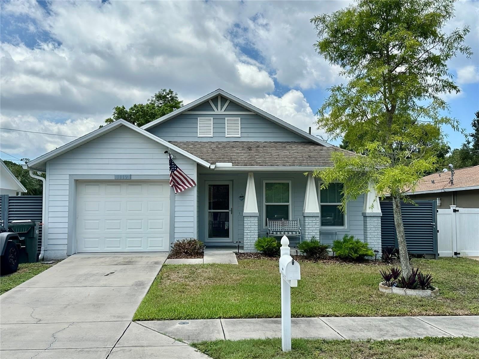 1119 BEVERLY Avenue – photo 1