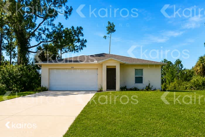 1010 Kaye Street East – photo 1