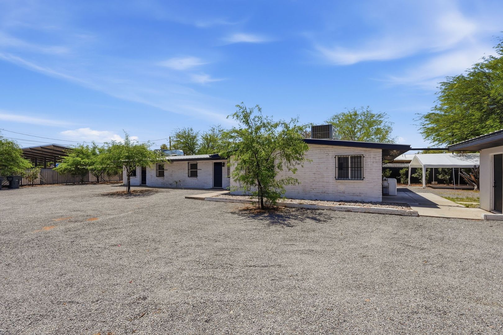 Bright Airy Central Tucson 1 Bed With Private Enclosed Backyard No Carpet – photo 5