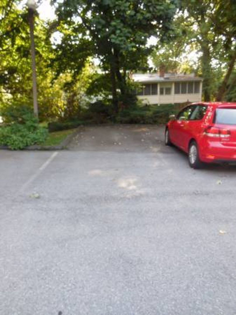 1 995 2Br 750Ft2 Glover Park 2 Bedroom 1 Bath Central Air Nice Kitchen Two Car Pkg 2610 Tunlaw Road Nw 1 Washington Dc – photo 5