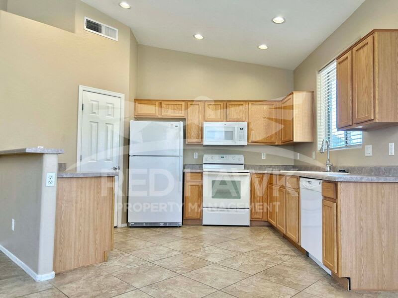 6660 E Roland St – photo 5