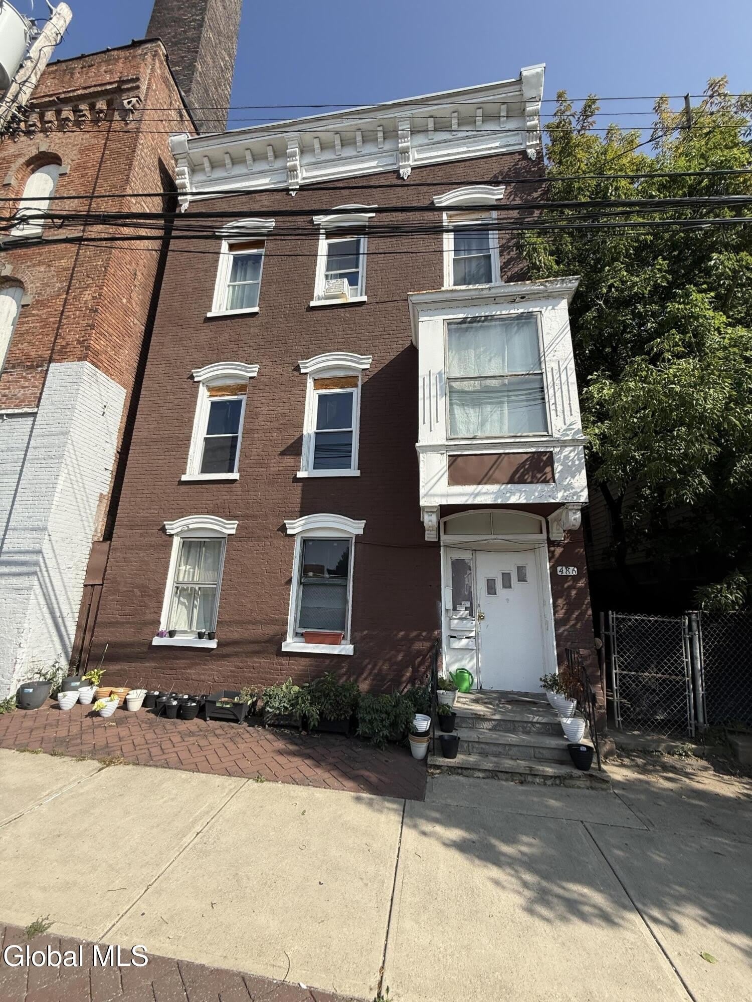 486 4th Street – photo 2