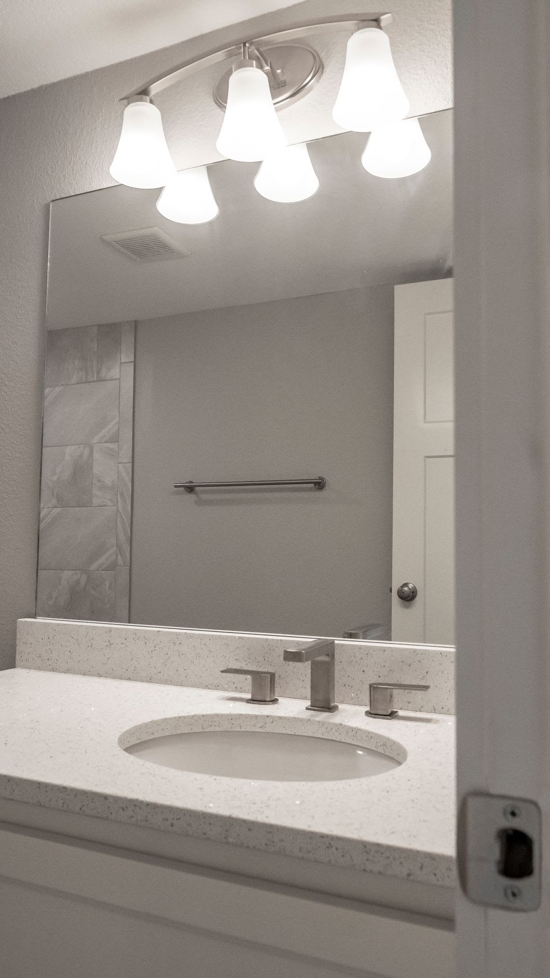 The Finley Downtown, 223 – photo 1