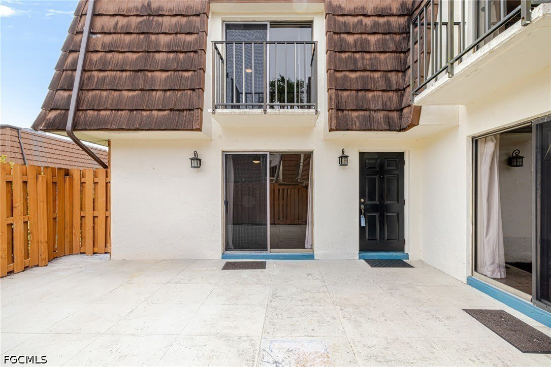 1418 Park Shore Circle – photo 2