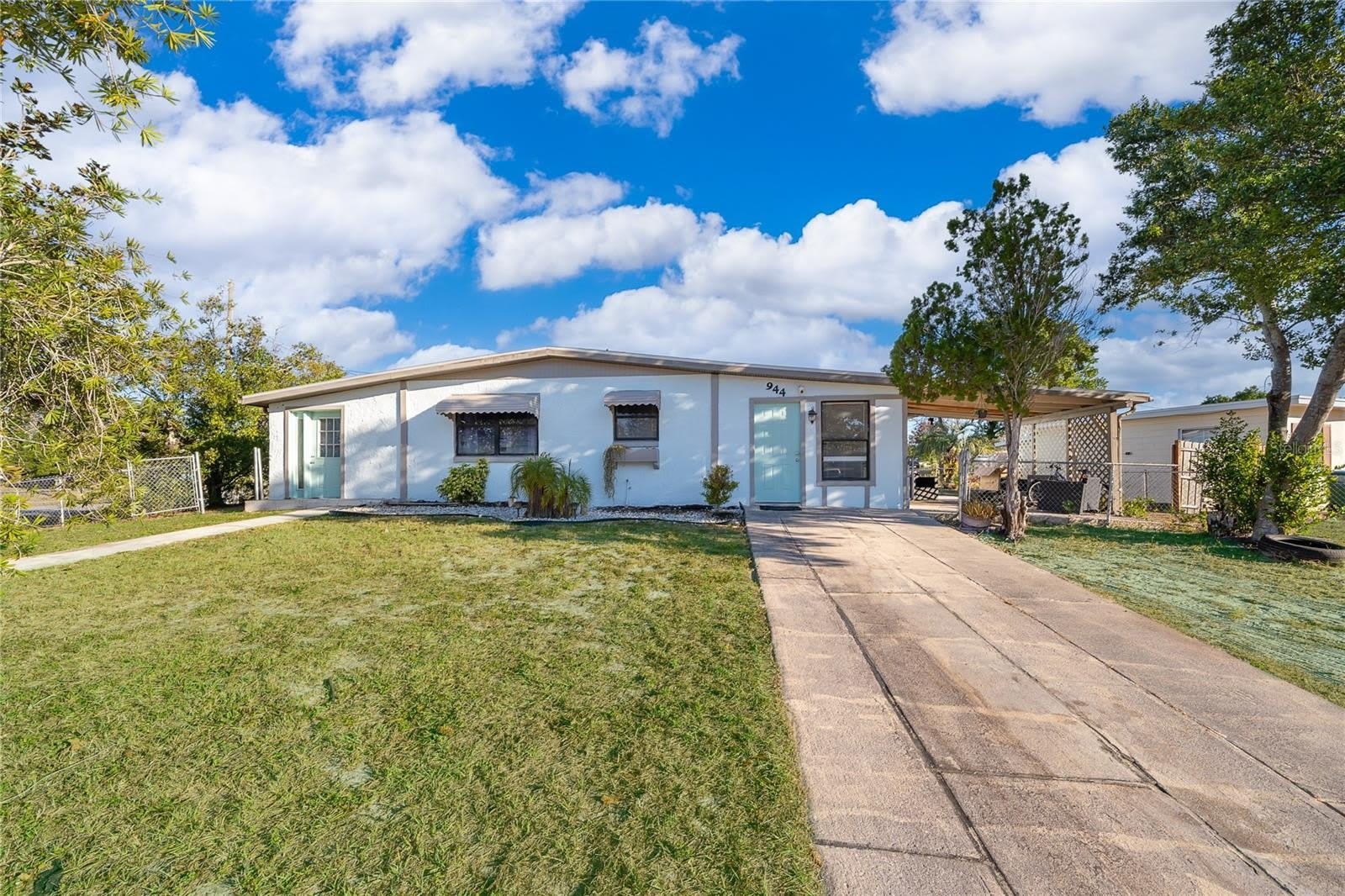 944 HALSTEAD Street – photo 2