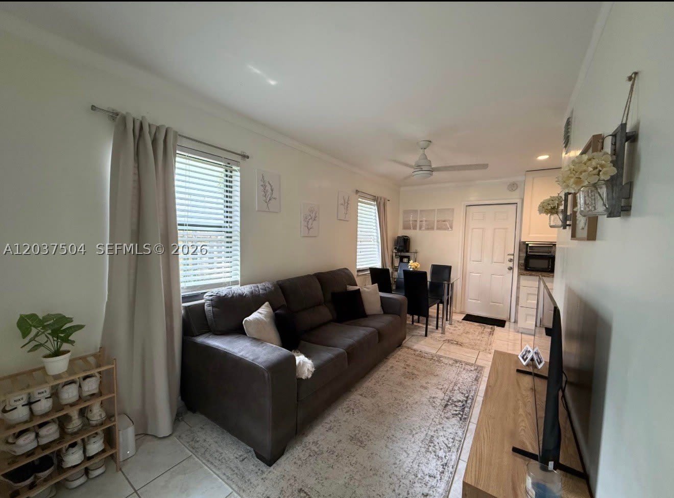612 W Drew St – photo 4