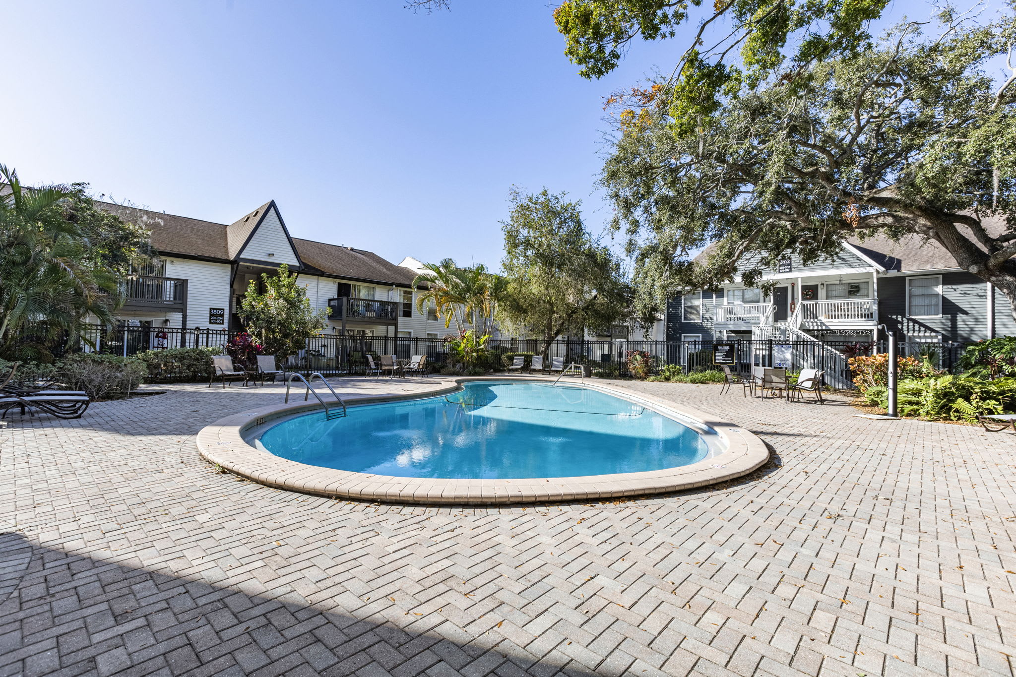 Foxcroft Apartments – photo 2