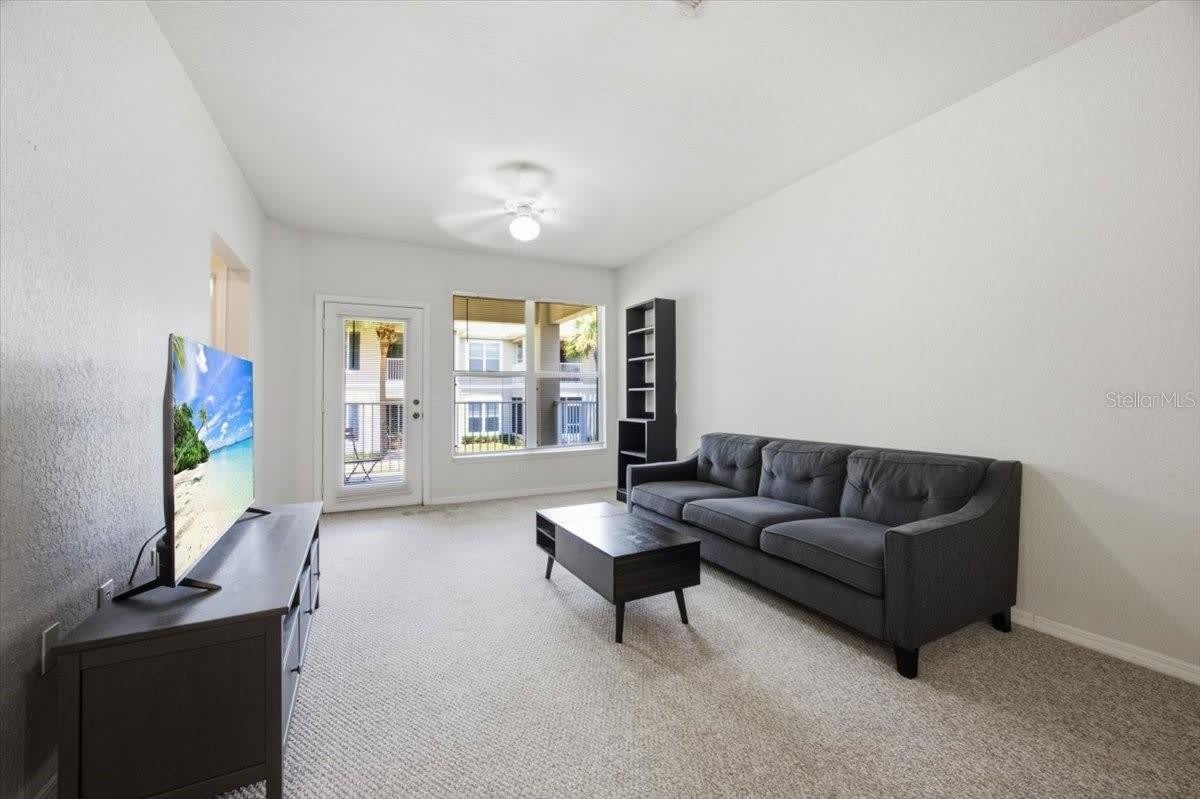 4008 HEMINGWAY Circle – photo 4
