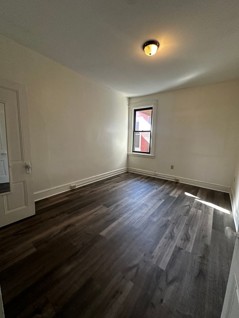 356 N. Queen St – photo 2