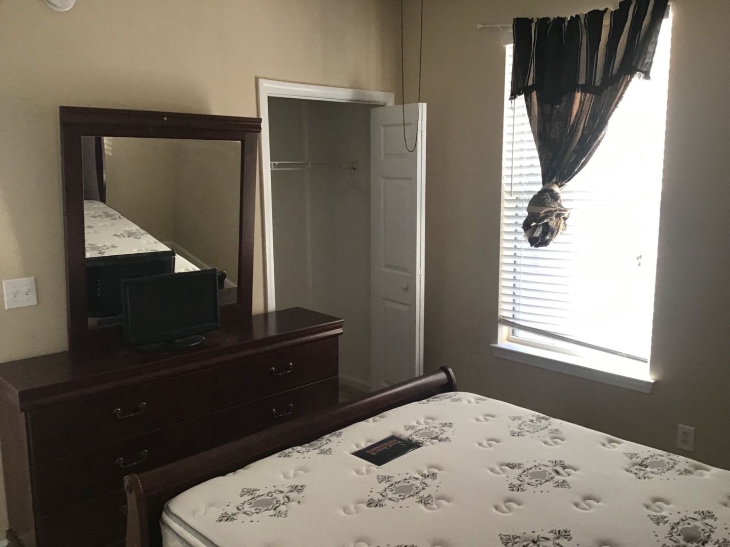 2nd Floor Furnished Condo in River Oaks *Half off Second Month* – photo 5