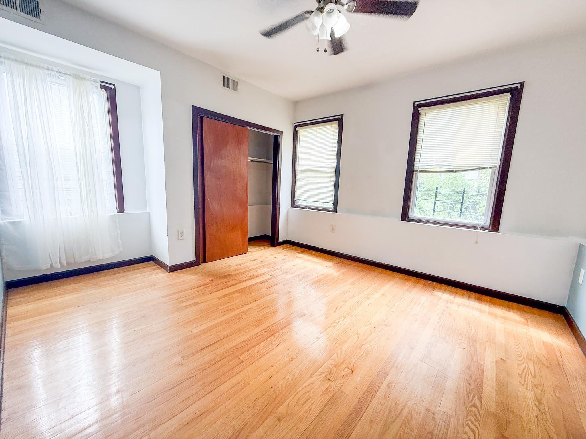 107 Oxford Ave – photo 4