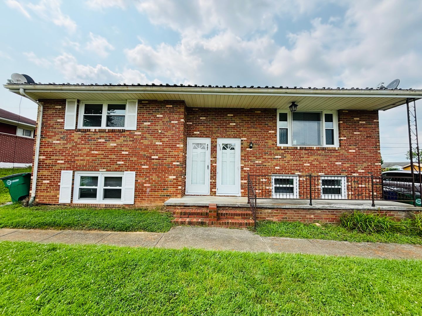 2 Bedroom 1 Bath Duplex – photo 2