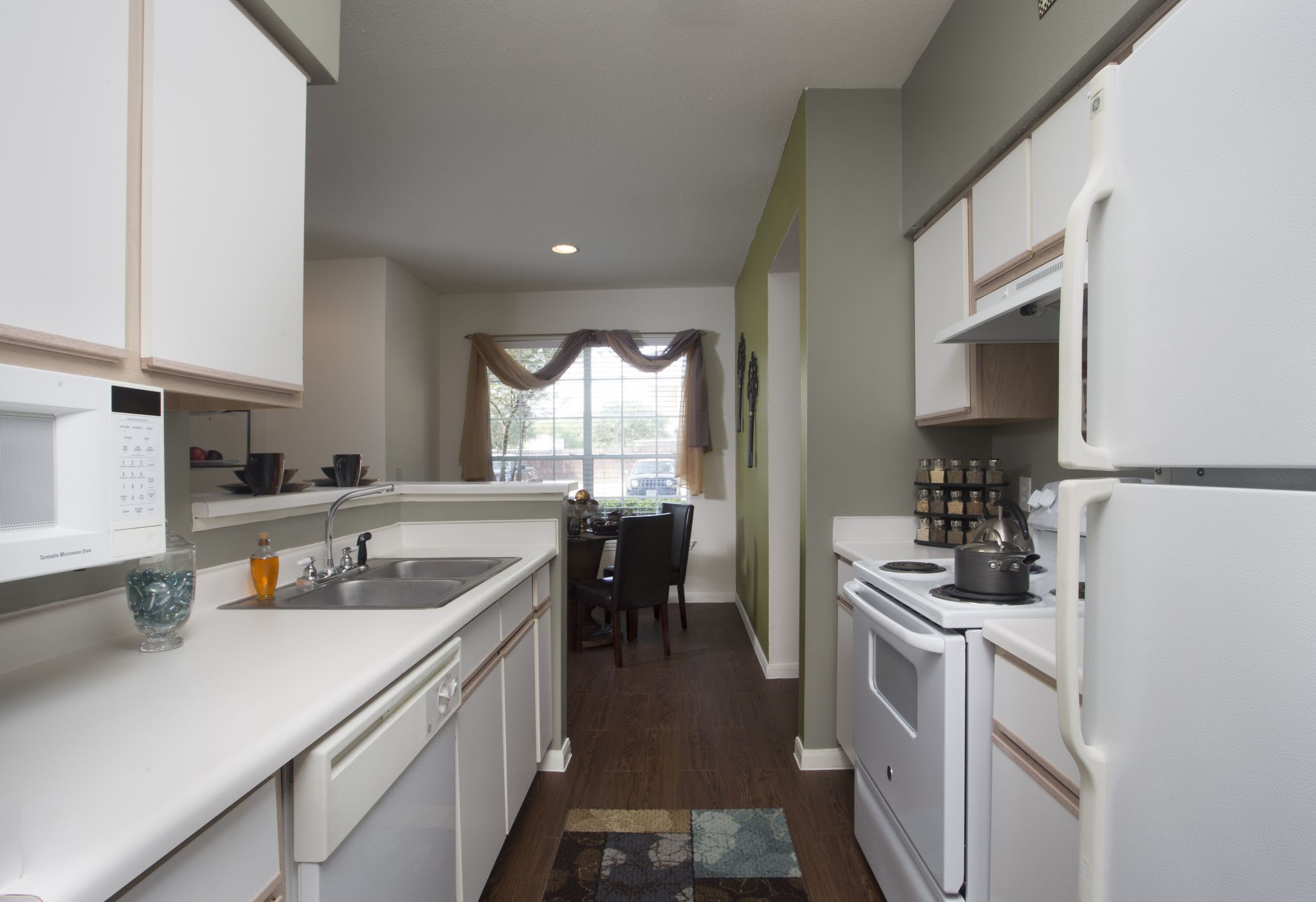 Rincon Apartments – photo 2