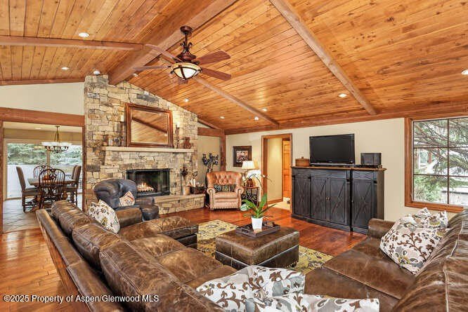1280 Snowbunny Lane – photo 4