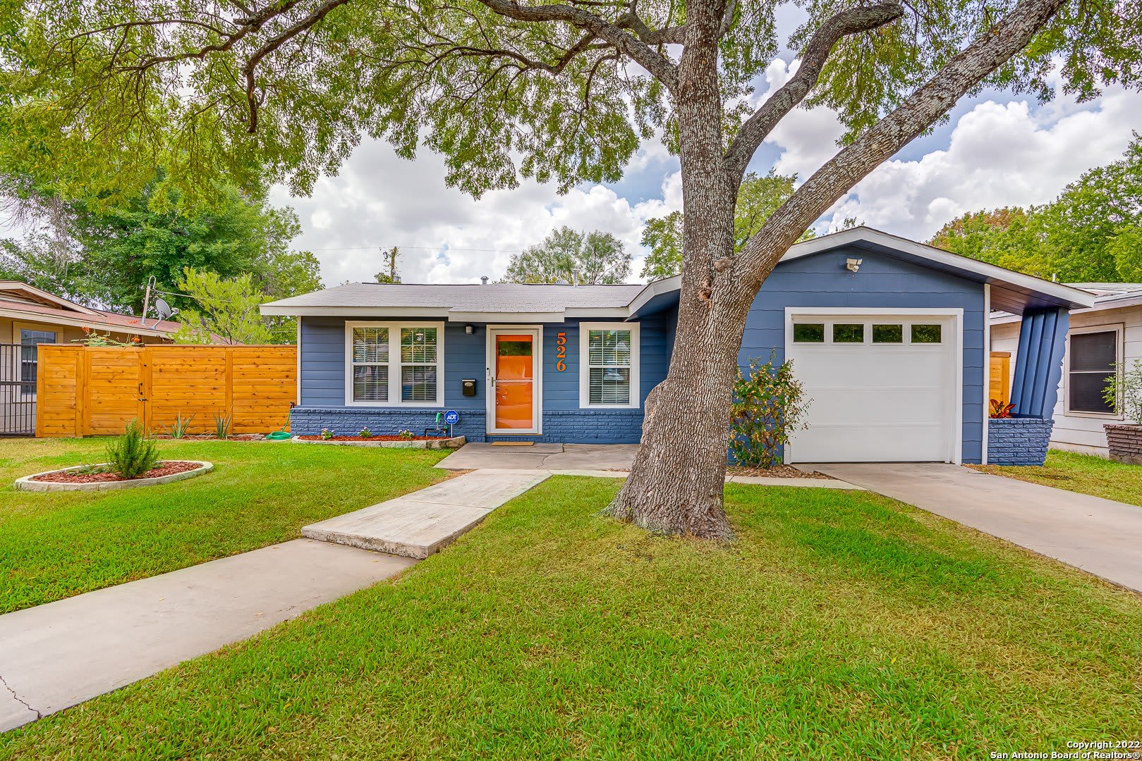 526 Marchmont Ln – photo 1
