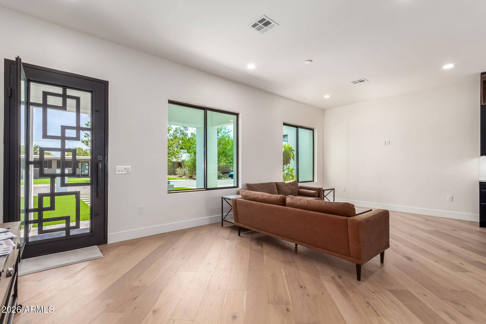 3014 E AVALON Drive – photo 4