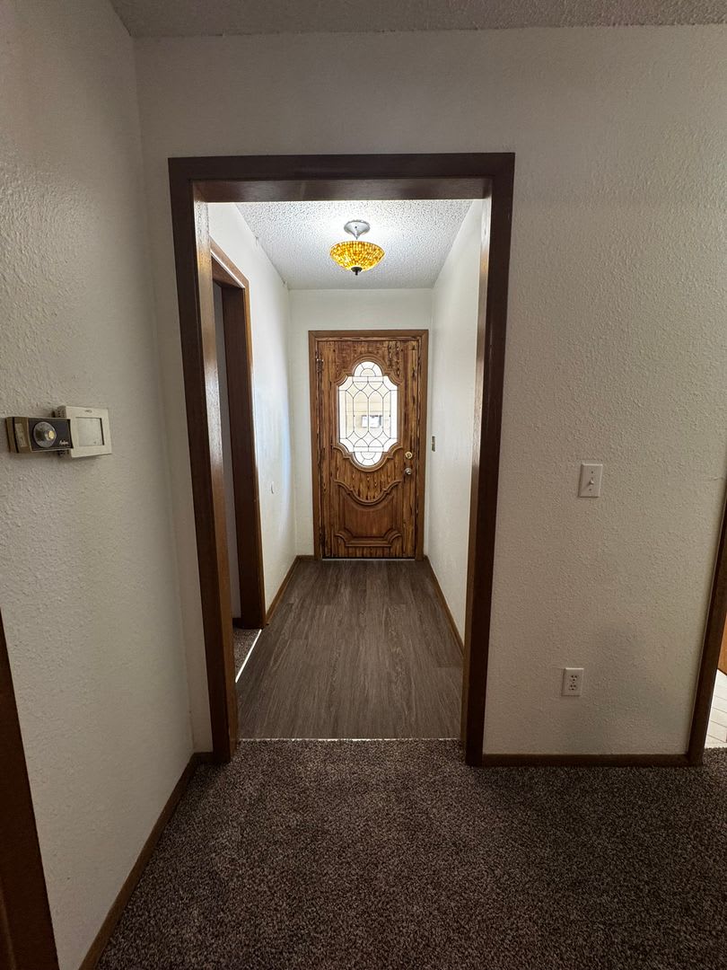 (3) Bed/(2) Bath with (2) Living Areas in MWC Avail NOW! – photo 3