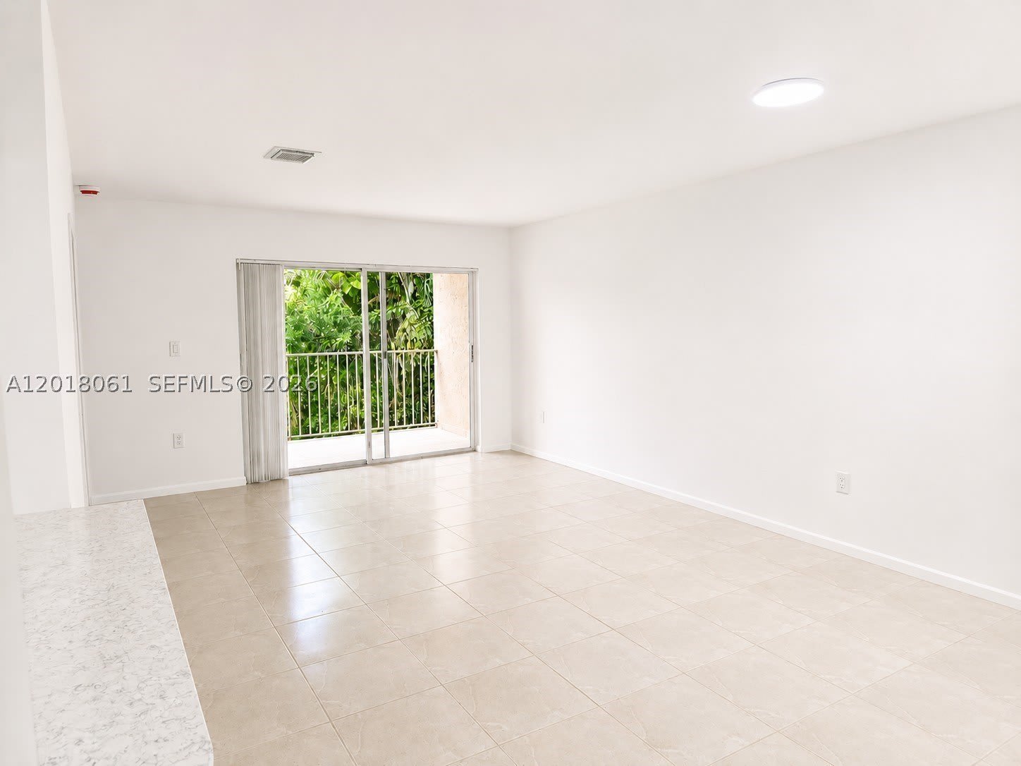 15721 SW 137th Ave – photo 4