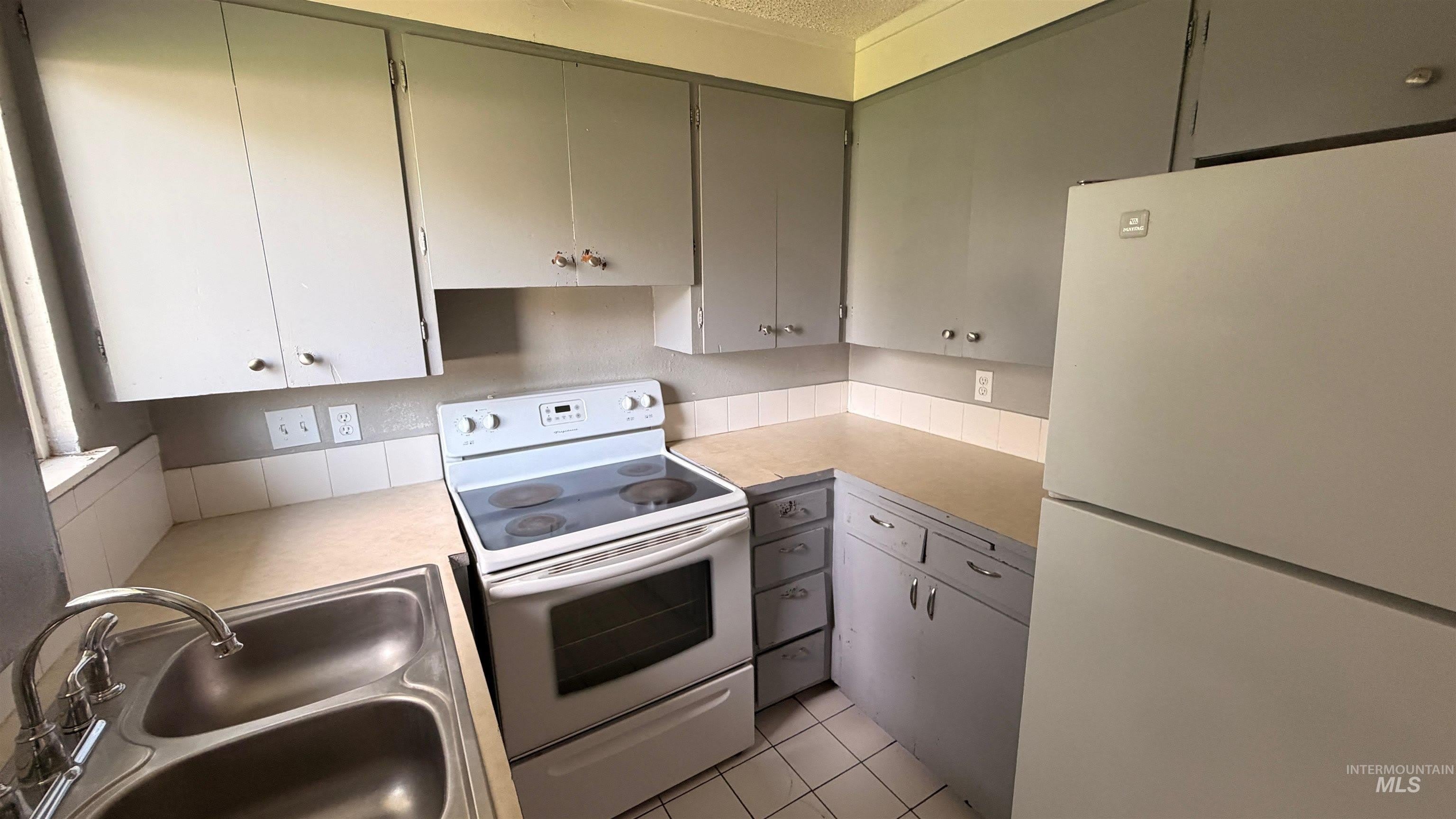 934 11Th Ave N – photo 2