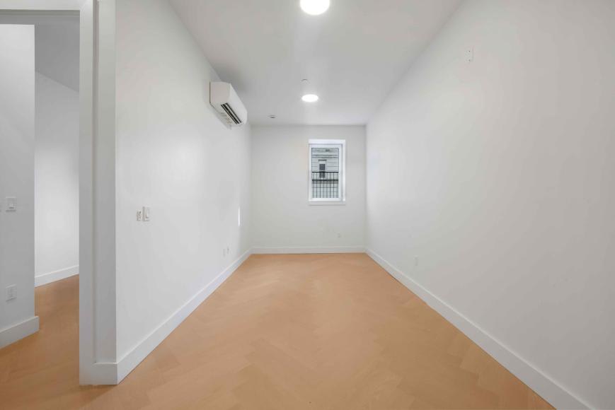 321 East 17th Street – photo 3