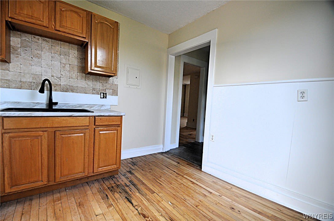 8525 Main Street – photo 5