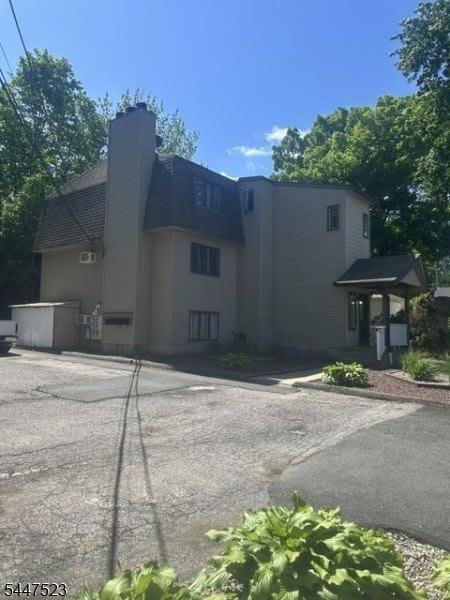 362 Rutherford Ave – photo 2