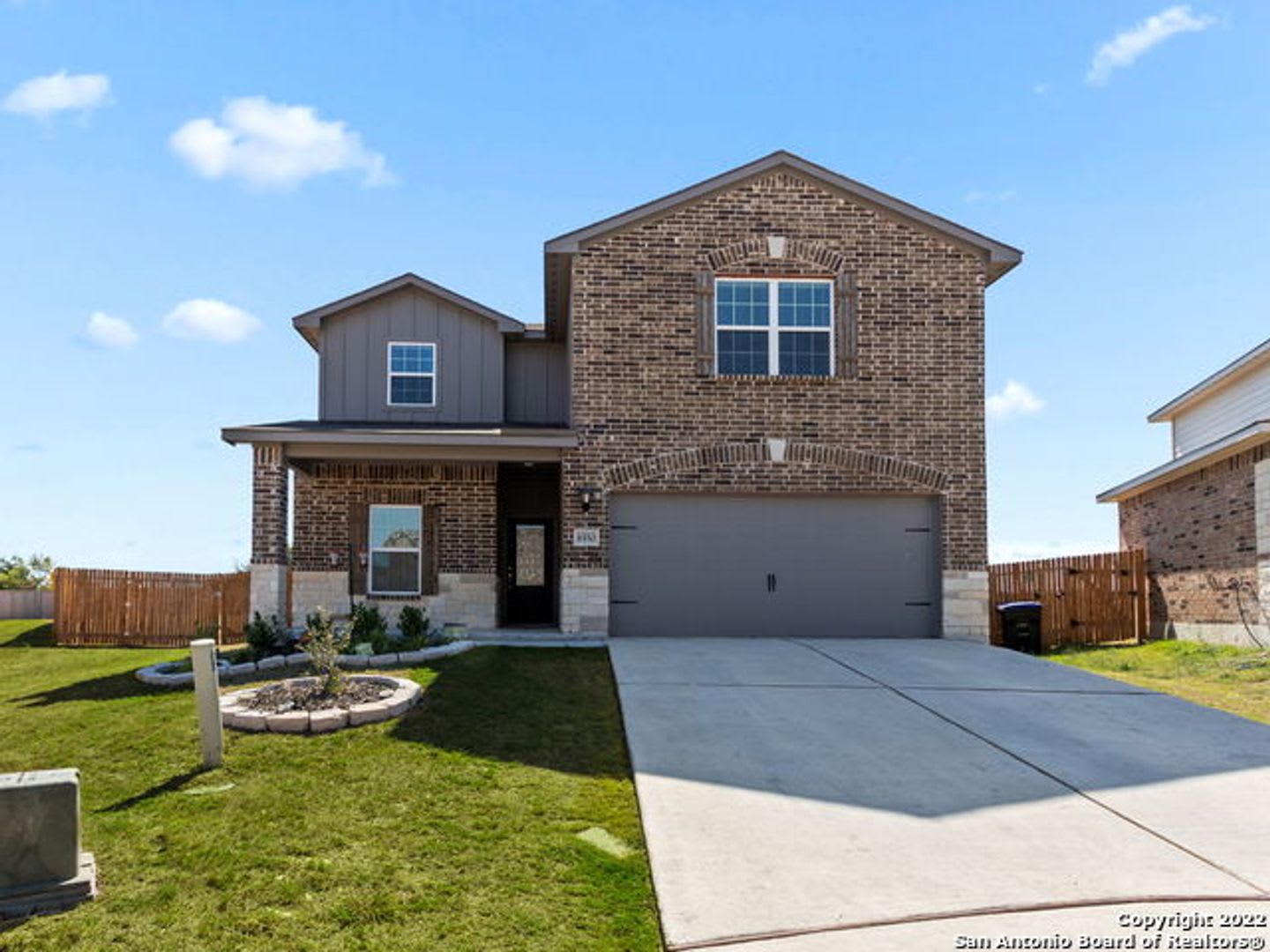 5-BEDROOM HOME IN LUCKEY RANCH – photo 1