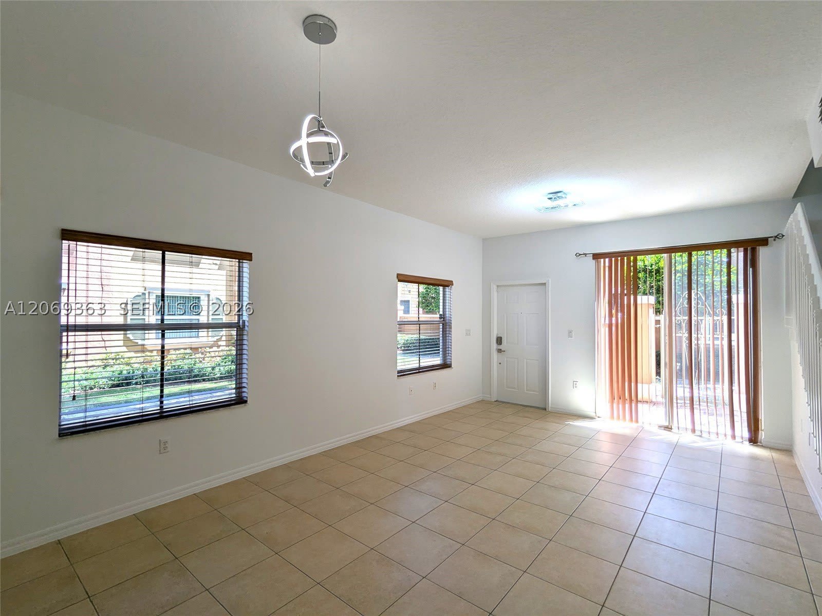 10645 SW 8th St – photo 2