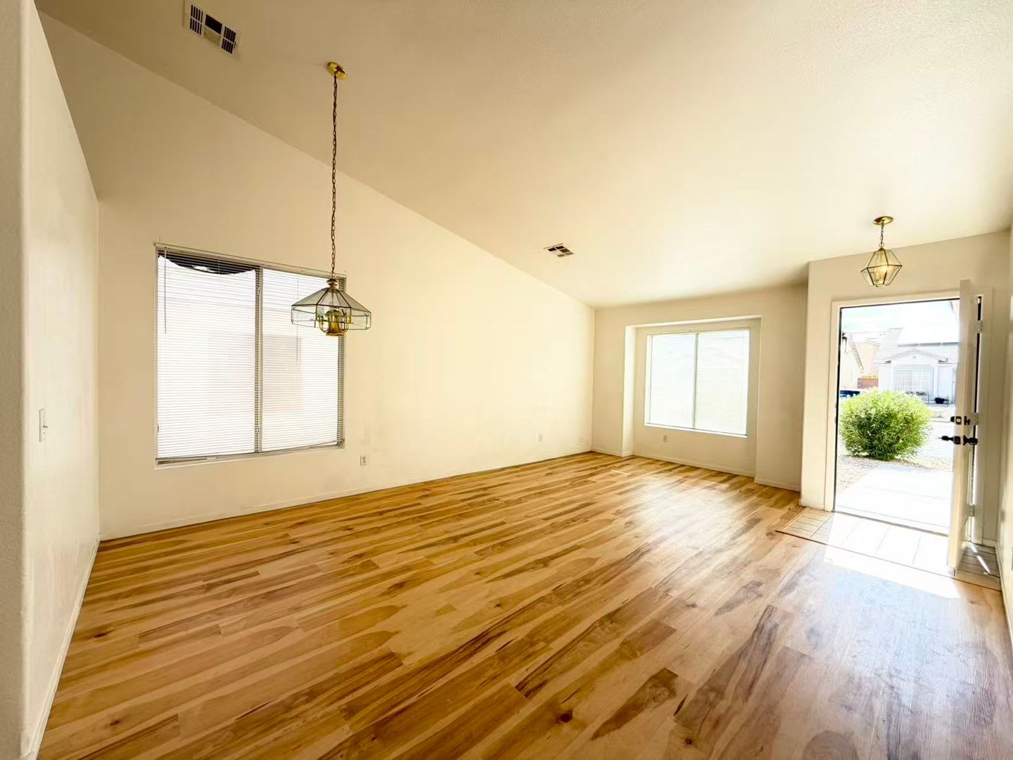 2732 Echo Springs St – photo 5