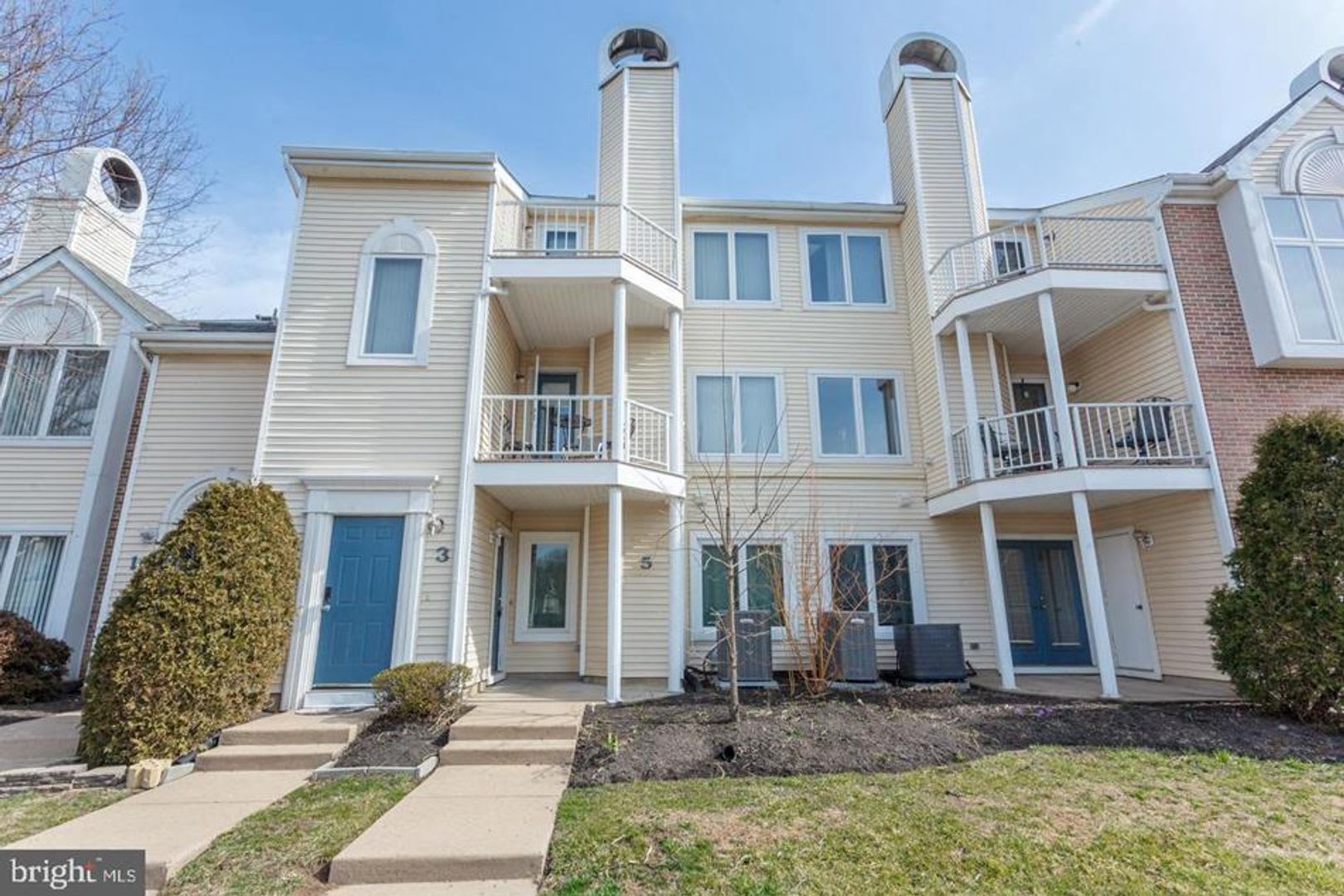 Crestwood 2 bed Condo Available September 1 – photo 2