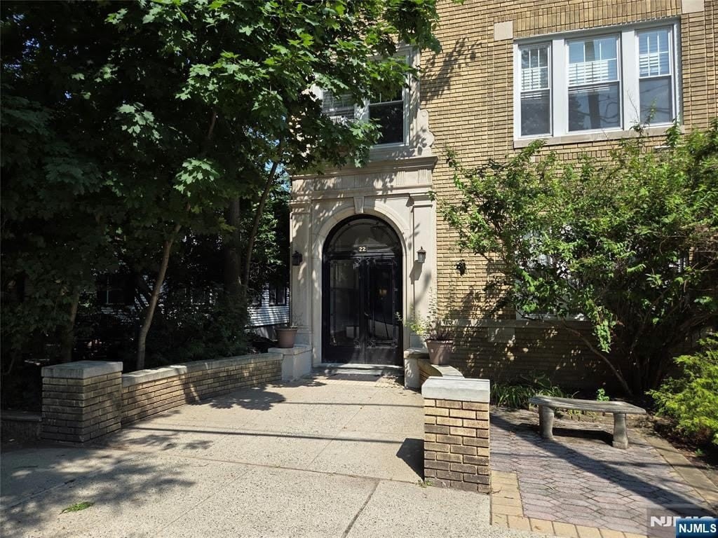22 Seymour – photo 1