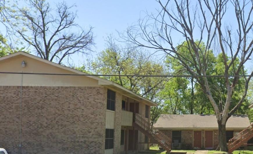 812 East Palestine St – photo 4
