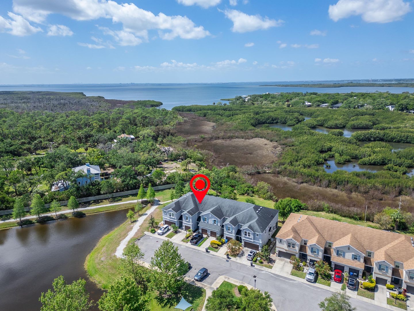 Comfort, Convenience & Gated Community Living in the Heart of Tampa! – photo 3