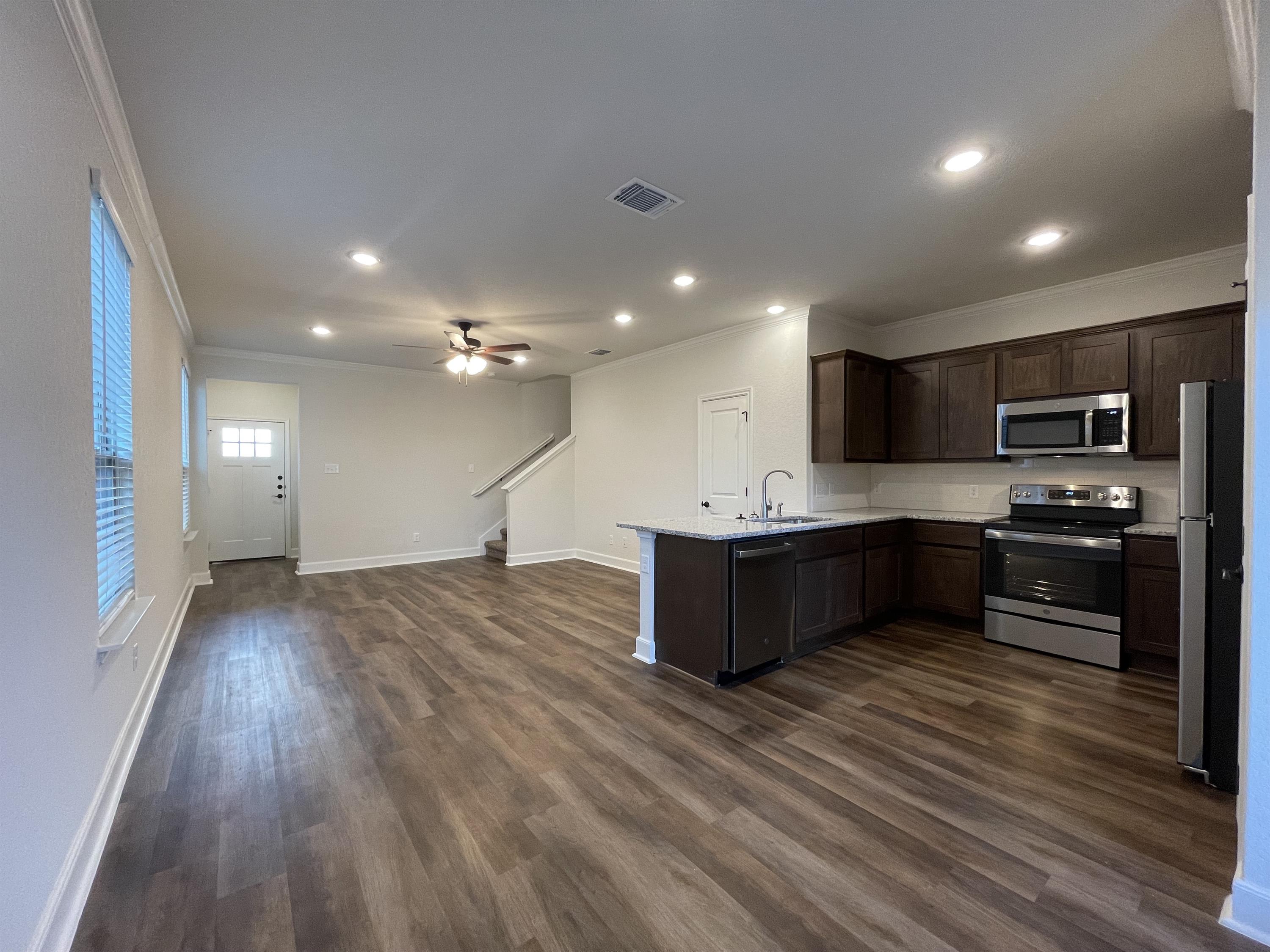 2207 Lynwood Bend San Antonio Tx 78245 101 – photo 4