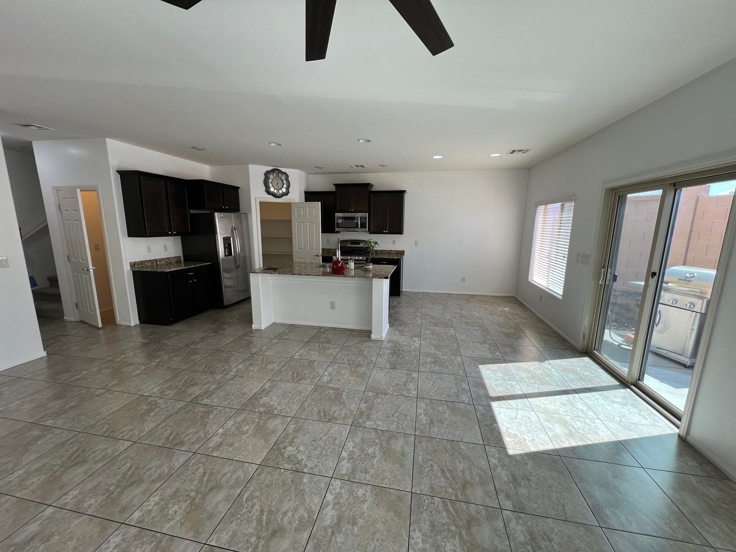 Beautiful 3 Bedroom Home in Gated Community with 2-Car Garage – photo 4