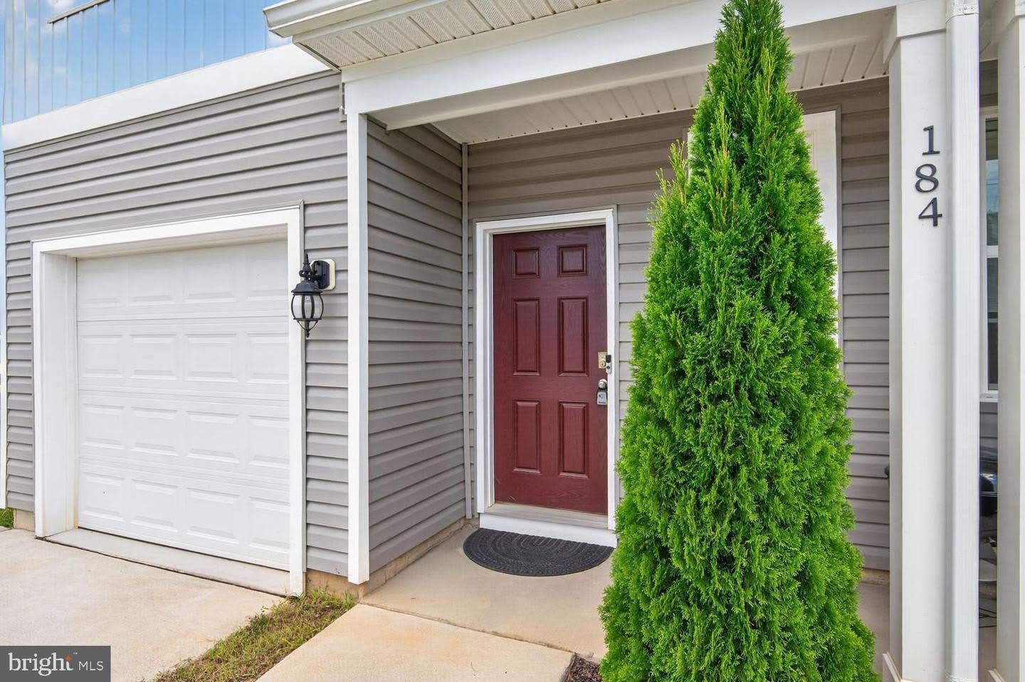 184 COLLEGE DR – photo 5