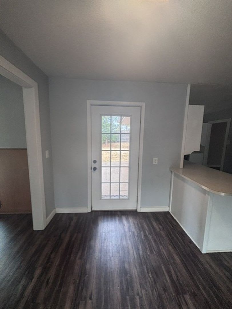 Must see 3 bed, 2 bath home near the University of Oklahoma campus. – photo 3