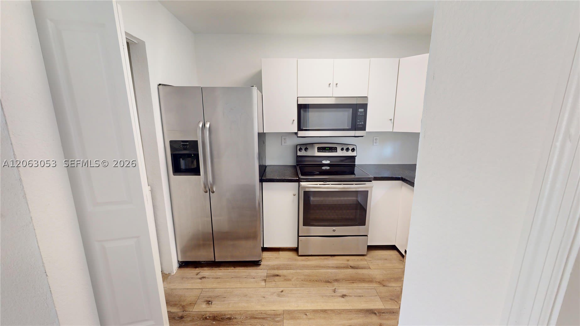 2084 Ne 167Th St – photo 1