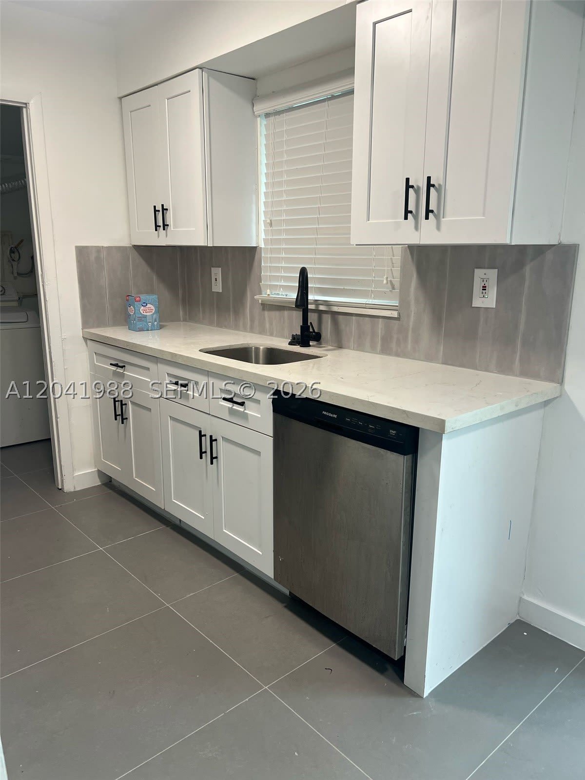 2611 NE 204th Ter – photo 1