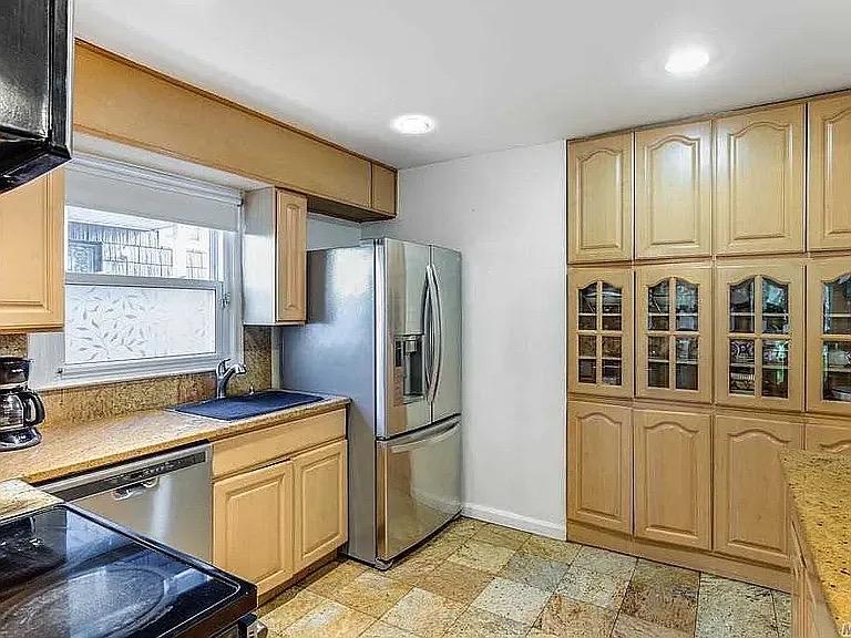 57 75 Cloverdale Boulevard – photo 2