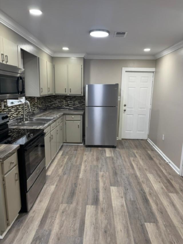 1026 Oakland Ave – photo 5