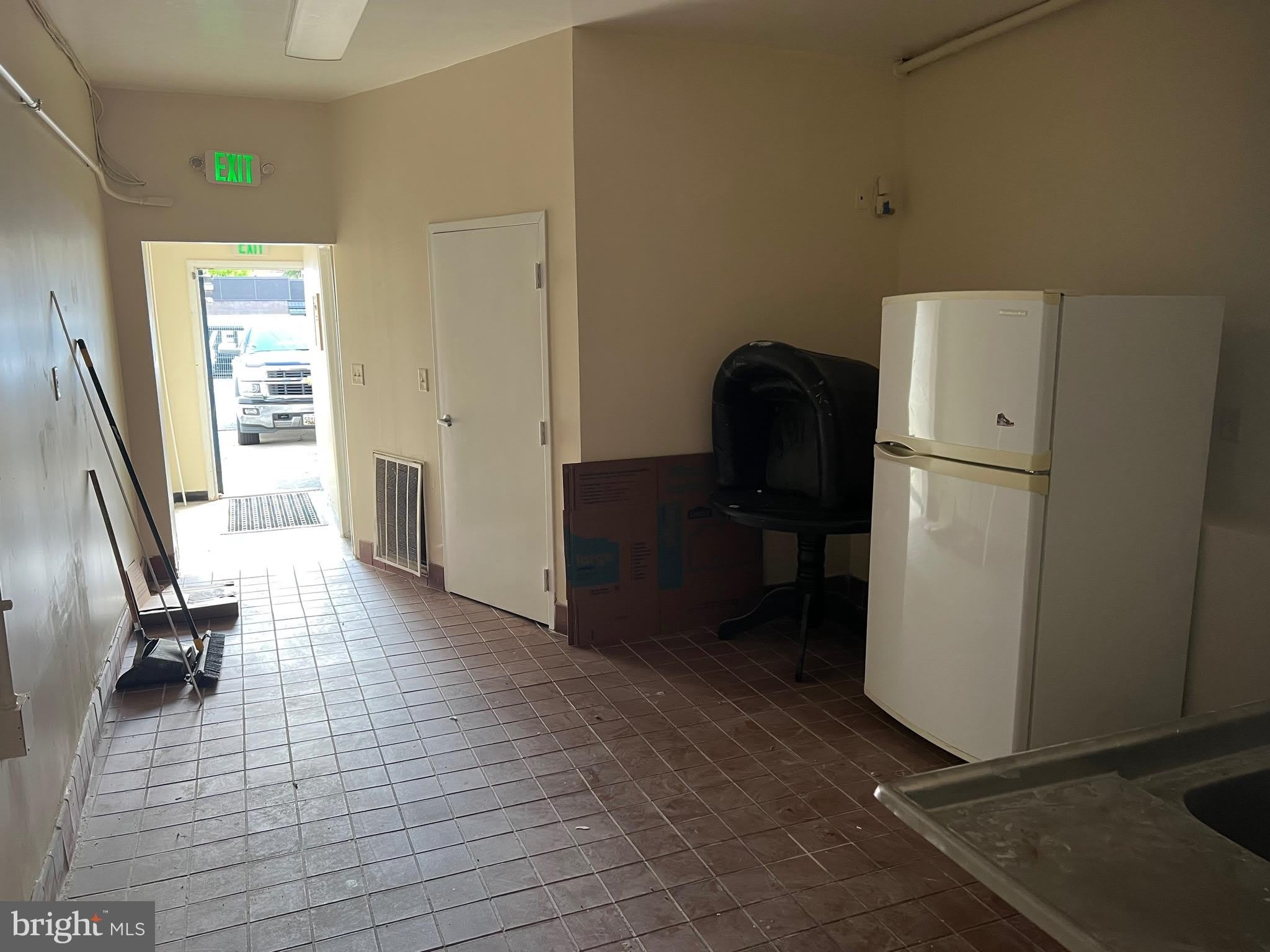 22 S MAIN Street – photo 1