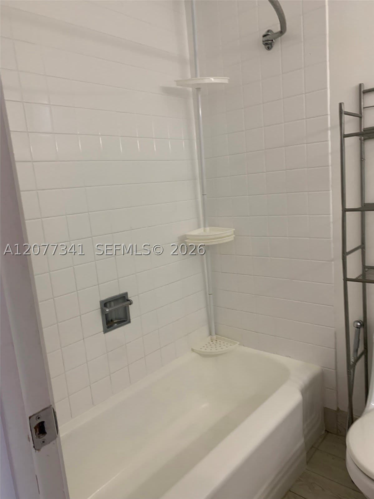 664 Bird Rd – photo 4