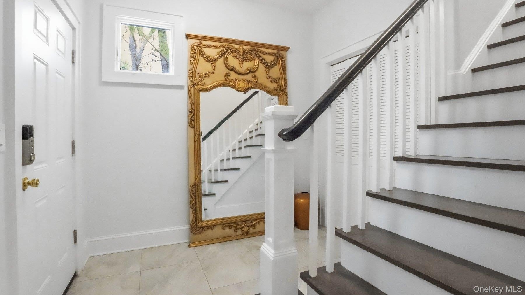 420 Maple Avenue S – photo 2