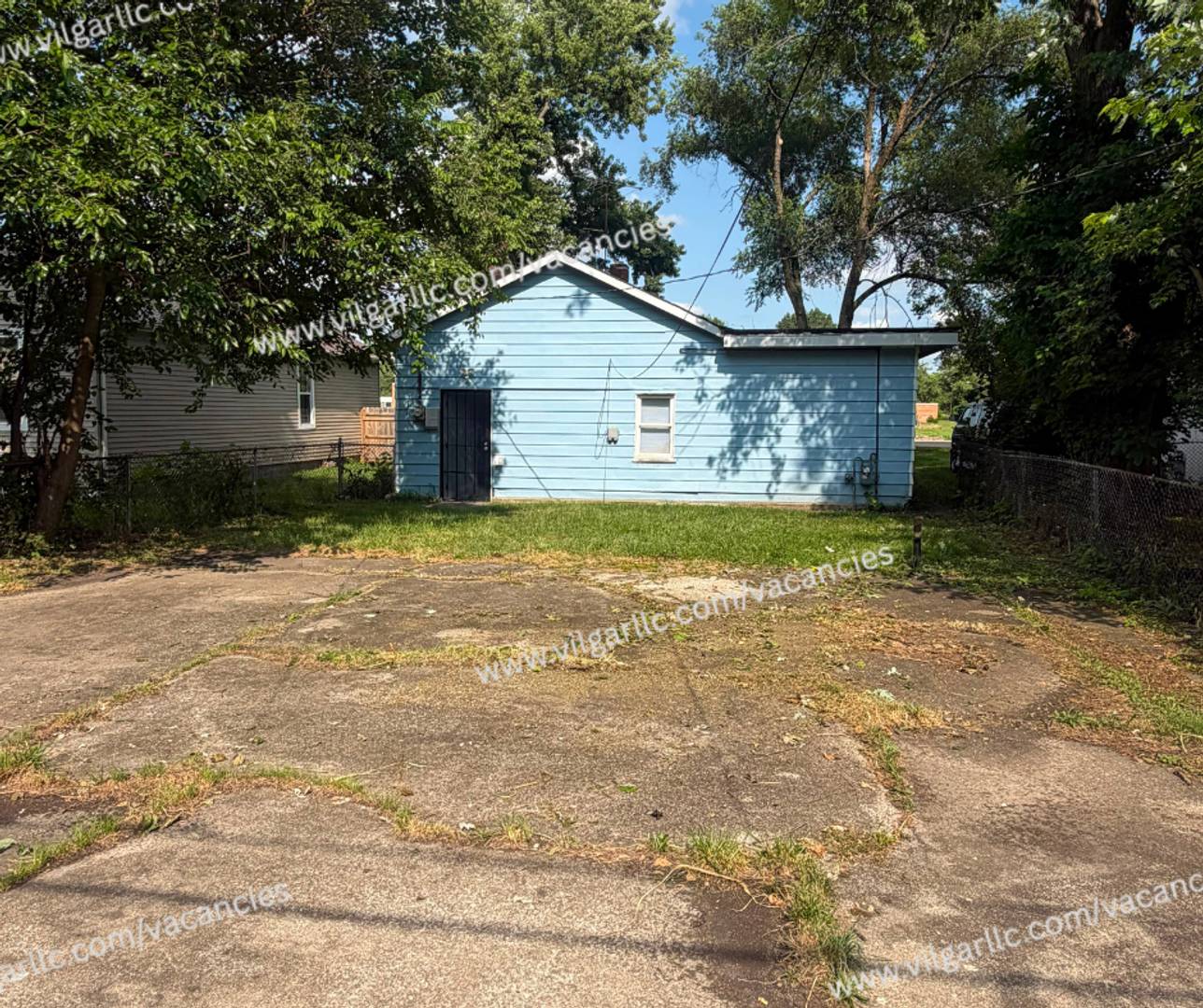 Very spacious 2 Bedroom • 1 Bathroom home. – photo 2