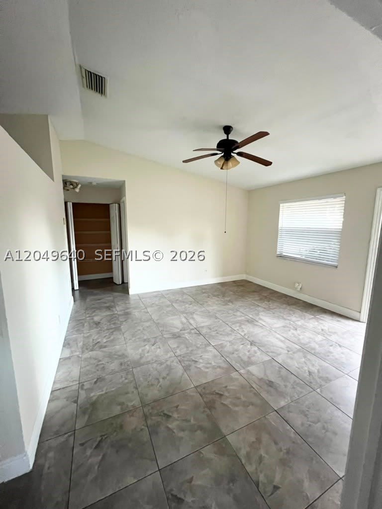 2201 Scott St – photo 2