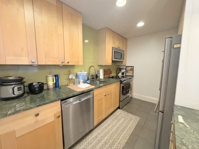 683 Massachusetts Ave – photo 5